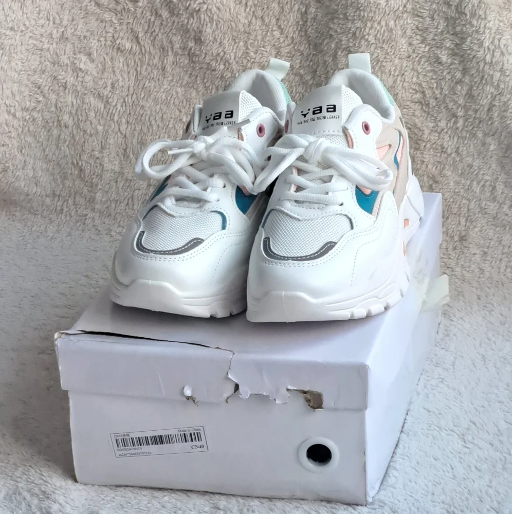 Shein NWT white colorful lace up platform sneakers athletic shoes. Size 40. (8).